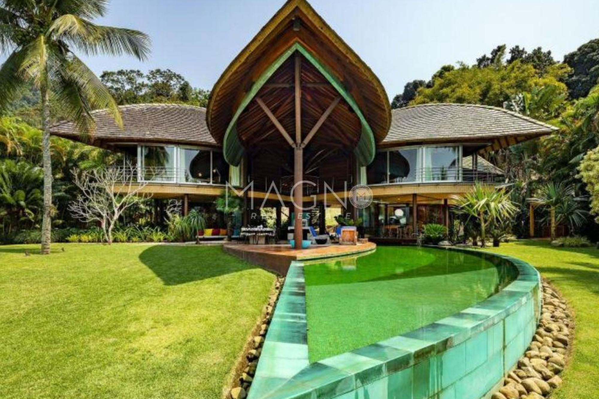 Luxuosa villa beira-mar em Angra dos Reis