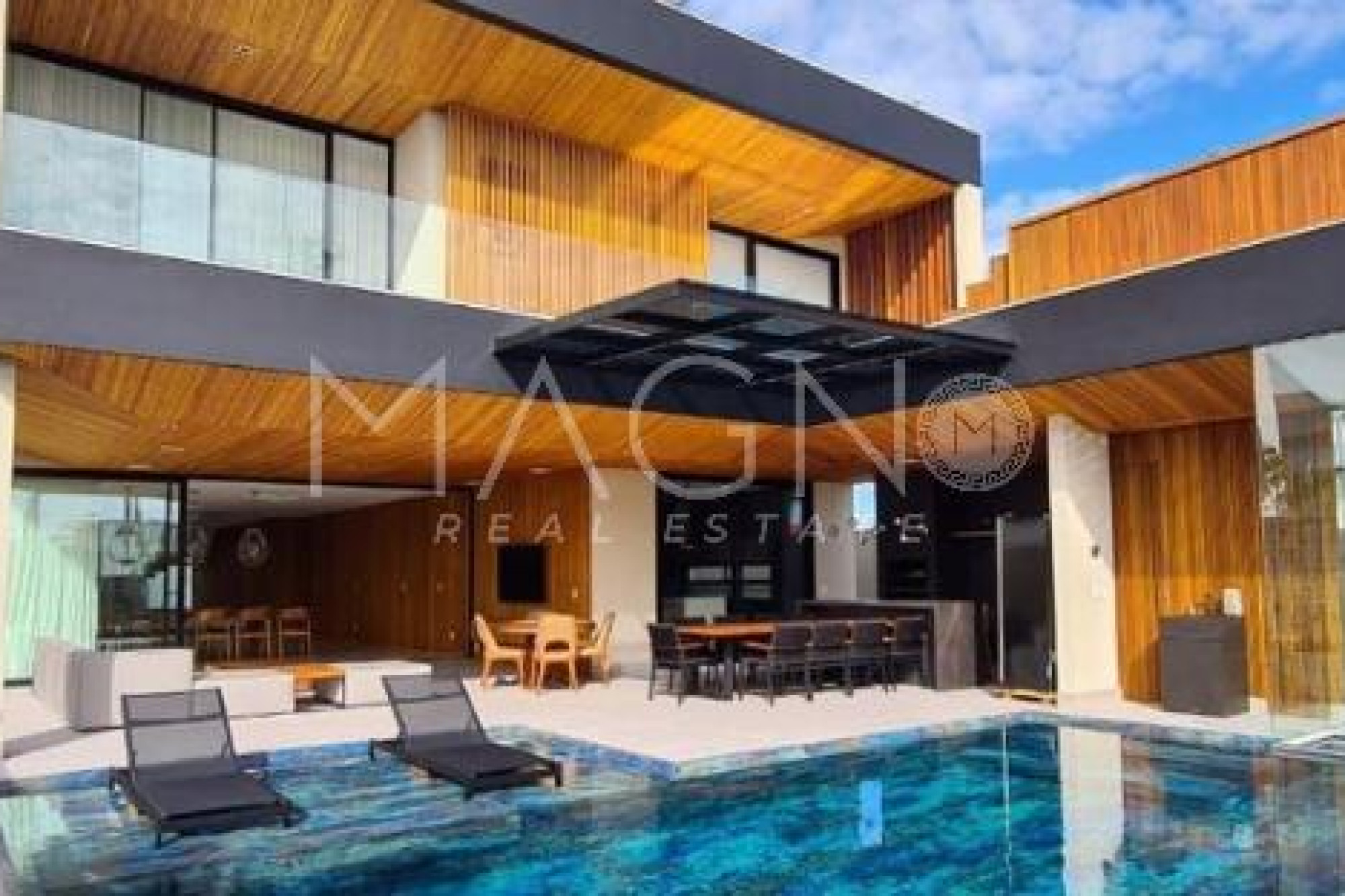 Casa em Alphaville 5 Suítes