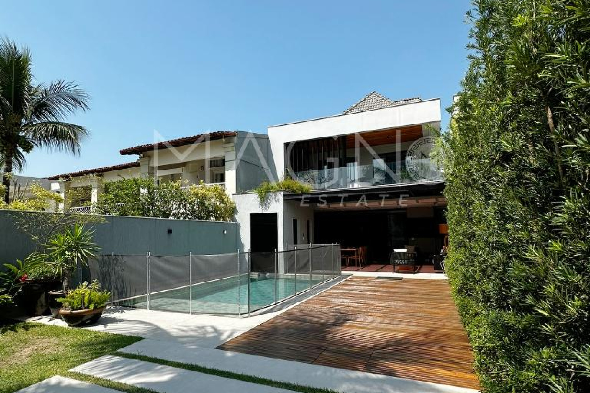 Casa Luxuosa em Interlagos de Itaúna 4 Suítes