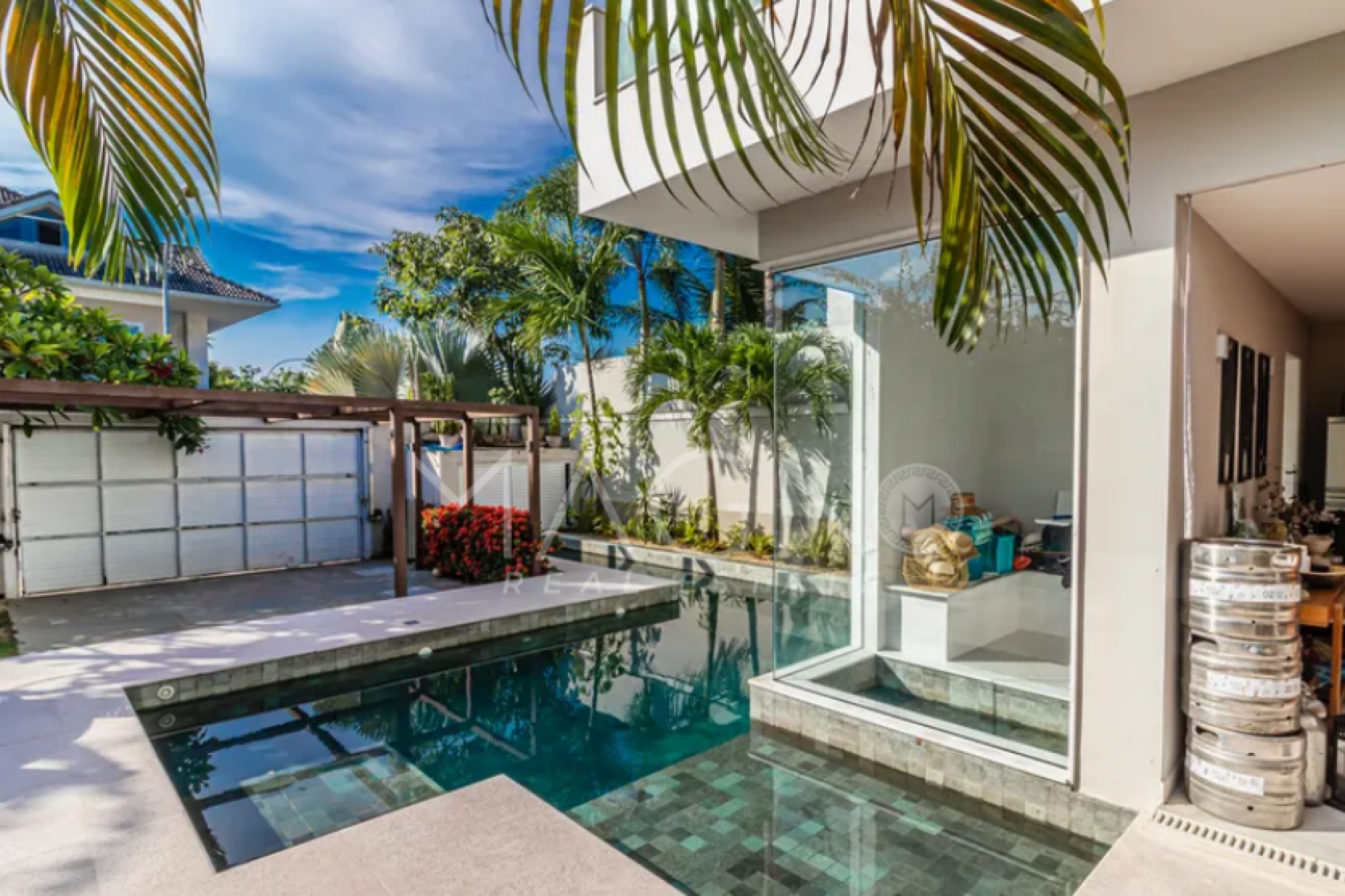 Casa Contemporânea Luxuosa na Barra