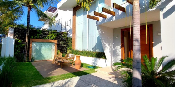 Casa alto padrão no condomínio Quintas do Rio
