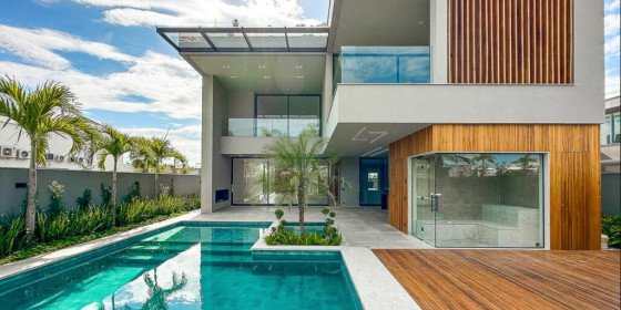 CASA TRÍPLEX À VENDA NO ALPHAVILLE