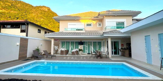 Casa de Luxo no Condomínio Maramar