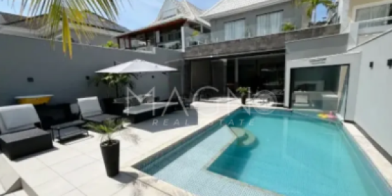 Casa em Condomínio na Barra 6 Suítes