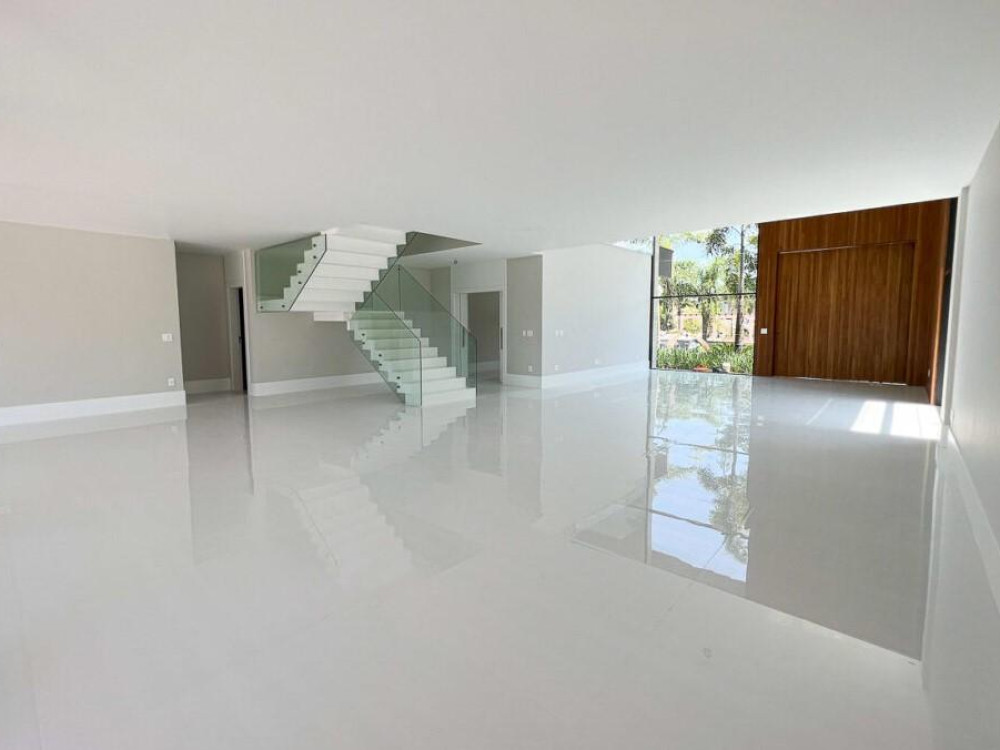 MODERNA CASA NO CONDOMÍNIO ALPHAVILLE · foto 25 de 33